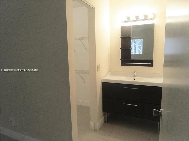 9491 Palm Cir S #205 — Photo 14