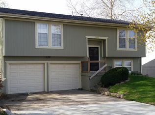 103 E Lawrence St, Kearney, MO 64060