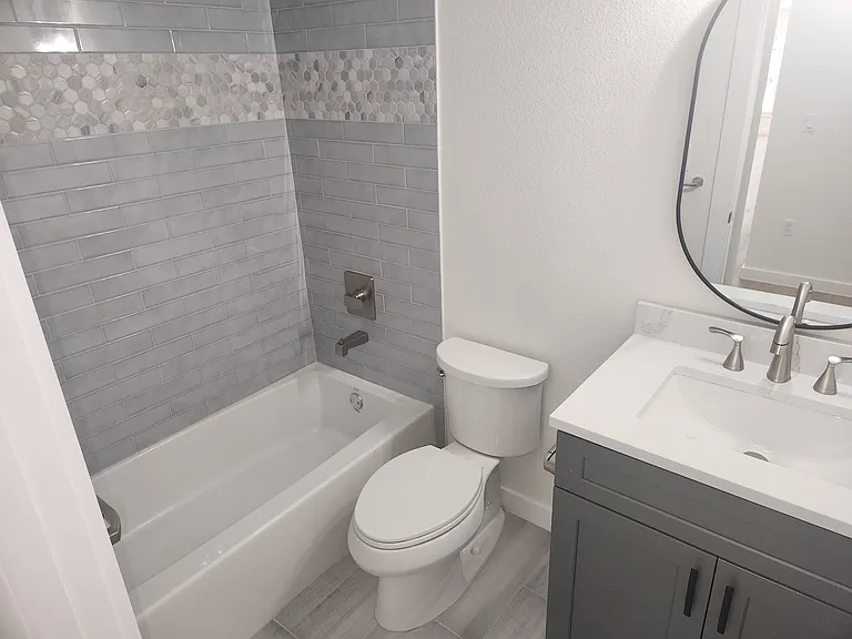 223 S Forest Ave — Photo 7