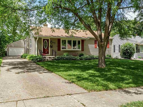 2nd image of 1410 Roncevalles Ave