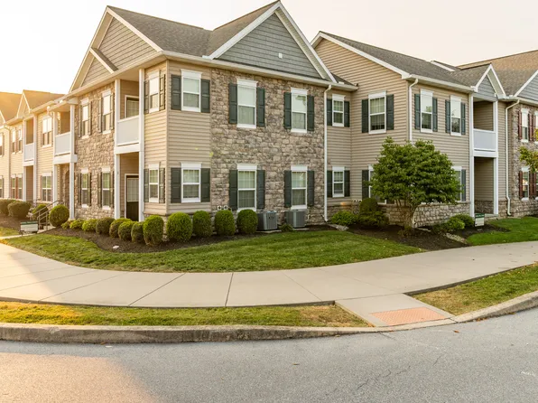 619 Thornberry Ln APT 208, Lititz, PA 17543