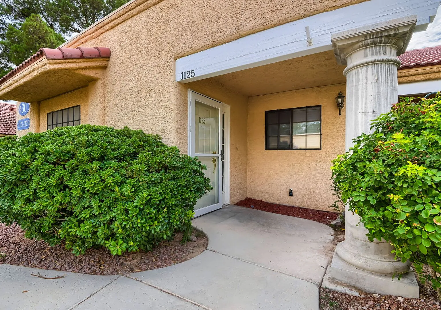Charming 3-Bed Townhome in Quail Estates a Guard Gated 55+ Community with Amenities! — Photo 1