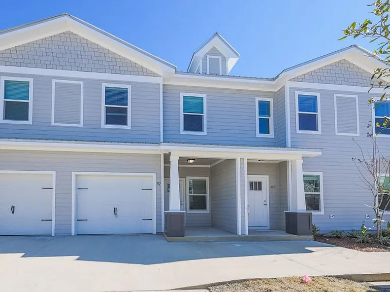 328 Date Palm Ln — Photo 1