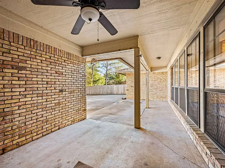 507 Crestview Dr — Photo 24