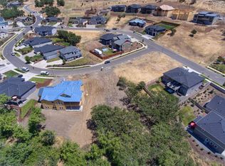 670 Forest Ridge Dr, Medford, OR 97504