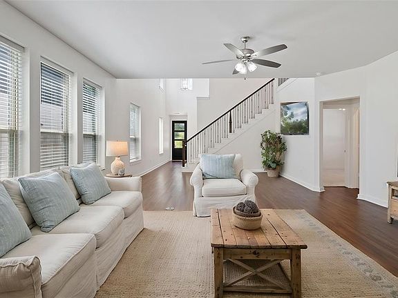 2nd image of 140 E Cascade Heights Drive