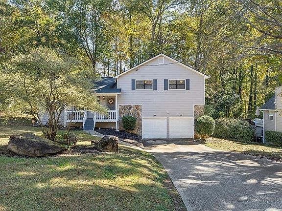 2nd image of 4041 Woodbridge Ct