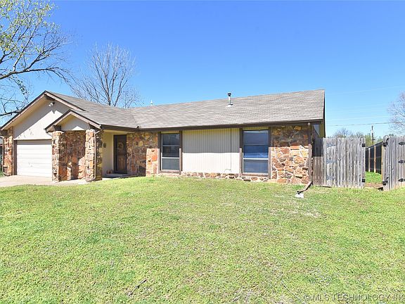 3rd image of 409 Trinidad Dr