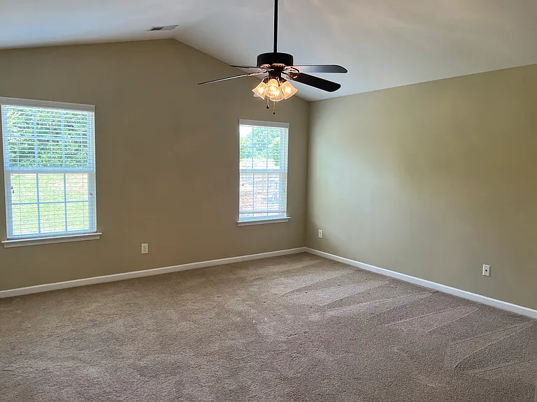 3613 Blue Spruce Ct — Photo 9