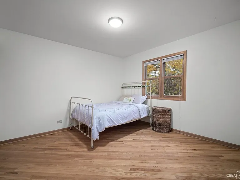 320 N Wright St — Photo 14
