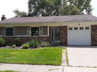 2 Plover Ct, Woodridge, IL 60517