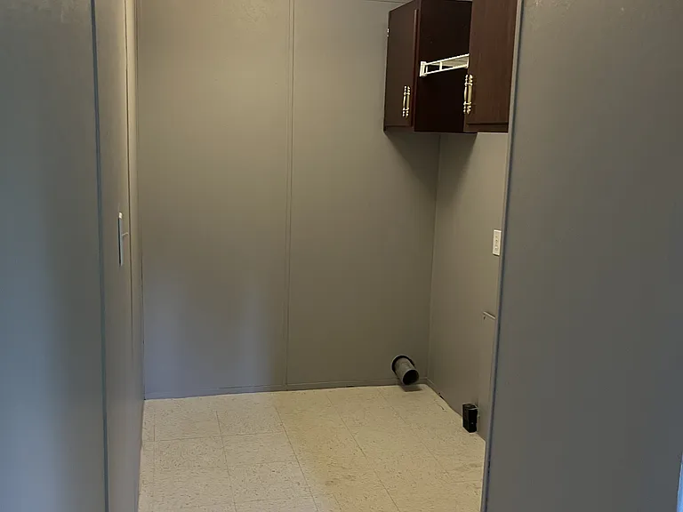 124 Meadow Ln — Photo 2