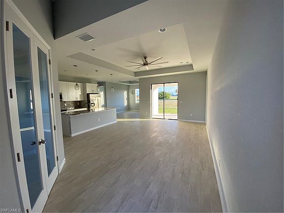 5th image of 324 NW 23rd Ter