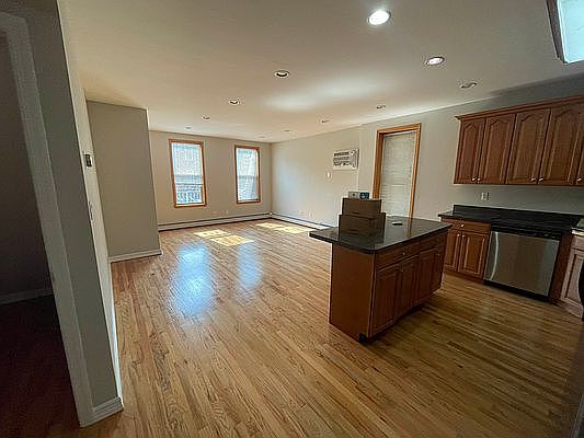 2nd image of 2356 27th St #2
