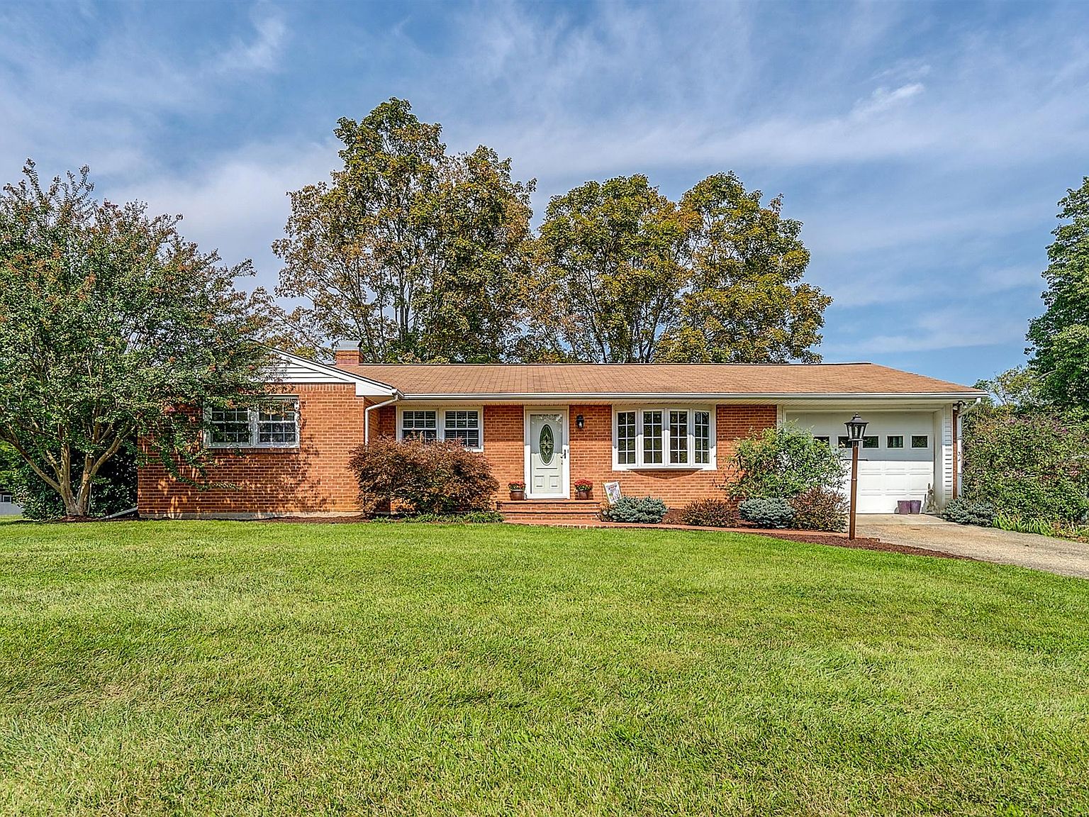 3809 Chesterton St Sw Roanoke Va 24018 Zillow