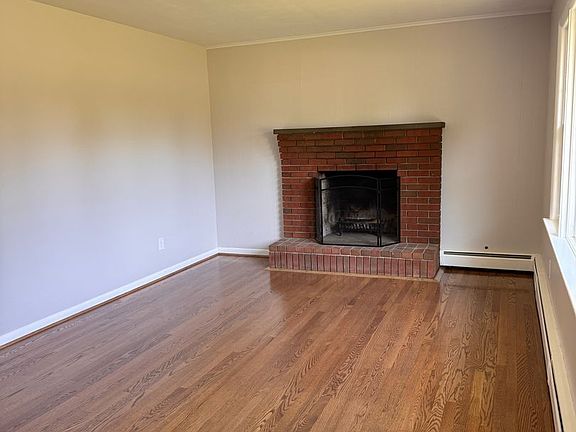 4th image of 104 Tanzalon Dr