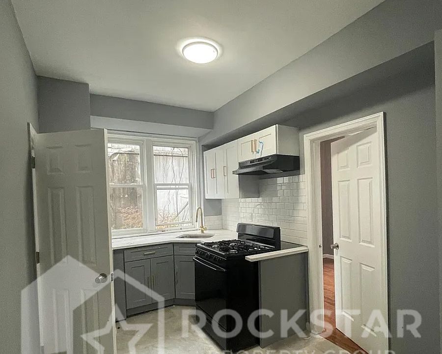 1st image of 300 Lyons Ave APT 4
