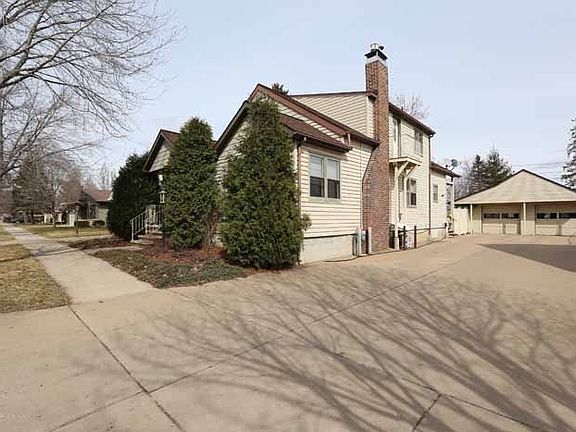 2nd image of 2623 Oakwood Blvd