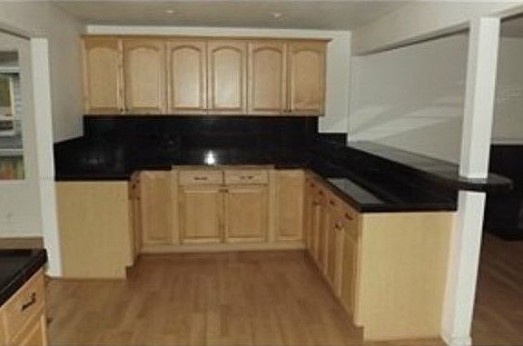 5th image of 7437 NE 146th St