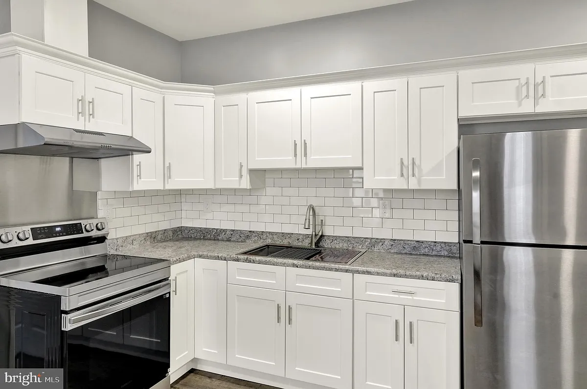 Building Photo - 1156 Franklin St #2