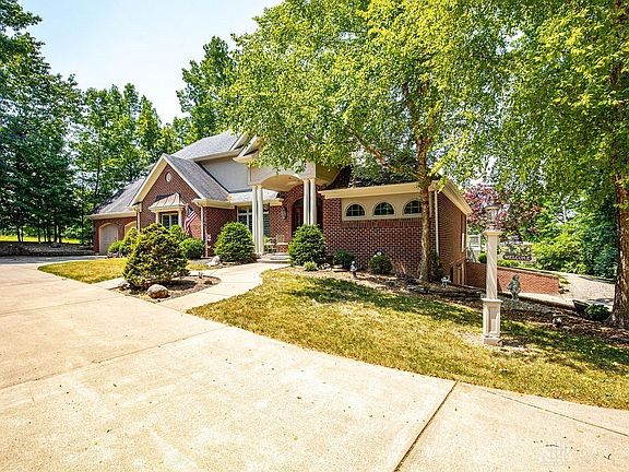 3rd image of 3919 Indian Ridge Woods Dr