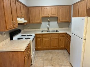 25661 Lahser Rd APT 12, Southfield, MI 48033