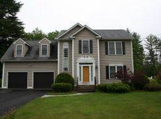 16 Rambling Rose Dr, Manchester, NH 03109