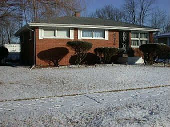 1st image of 832 E 52nd Ave