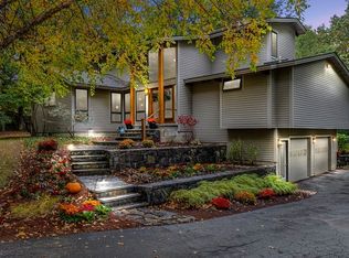 12 Rice Spring Ln, Wayland, MA 01778