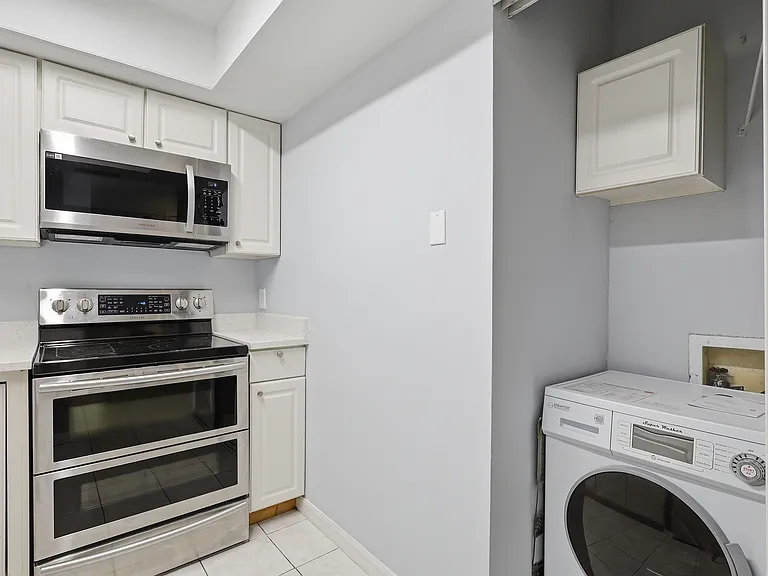 3801 N Oak Dr #A72 — Photo 11