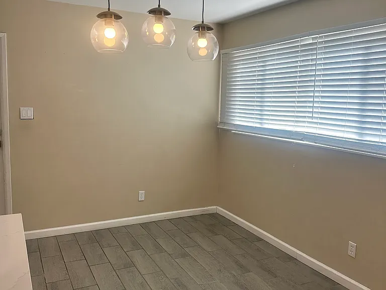 1000 Devore Ave — Photo 6