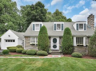 19 Brookhill Pl, Little Falls, NJ 07424