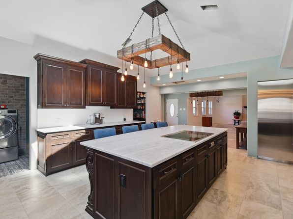 913 Ashland Ct, Mansfield, TX 76063