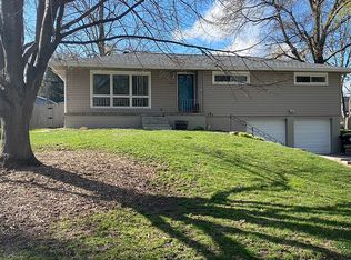 10925 Olin Ave, Omaha, NE 68144