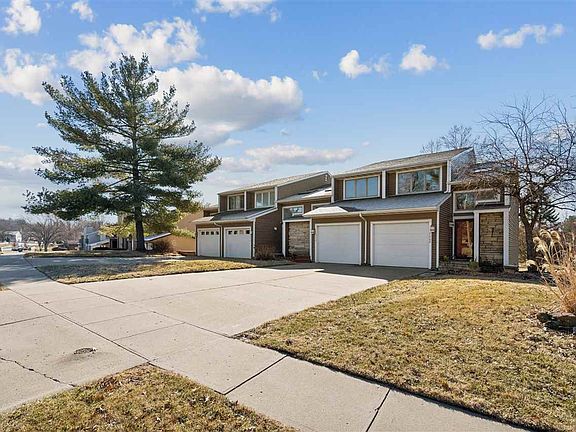 3rd image of 2060 Holiday Rd