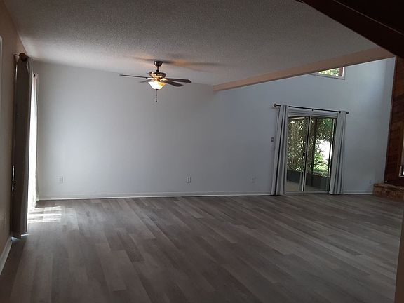 3rd image of 2770 Admirals Walk Dr W
