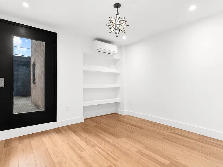 840 Greene Ave #1 — Photo 4