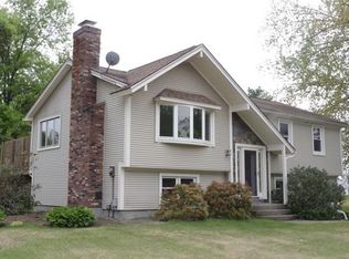 4 Robin Rd, Easthampton, MA 01027