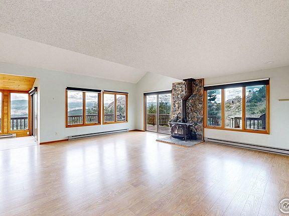3rd image of 131 Mount Apiatan Ct