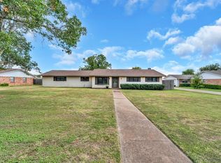 221 Lazy Acres Dr, Woodway, TX 76712
