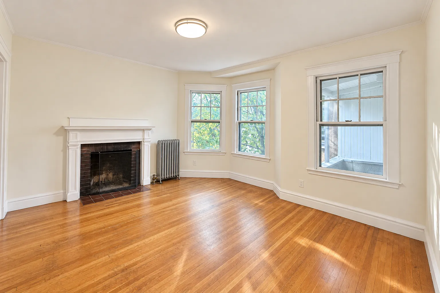 4 bed, 2100 sqft, $4,300 — Photo 1