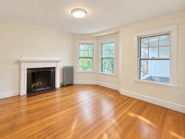 30-33 Concord Ave #18, Cambridge, MA 02138