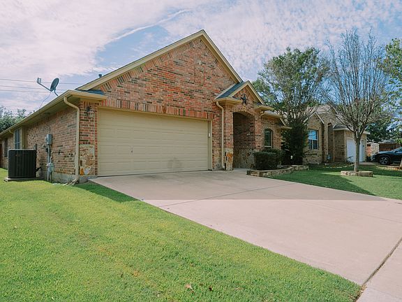 2nd image of 208 Sandpoint Dr