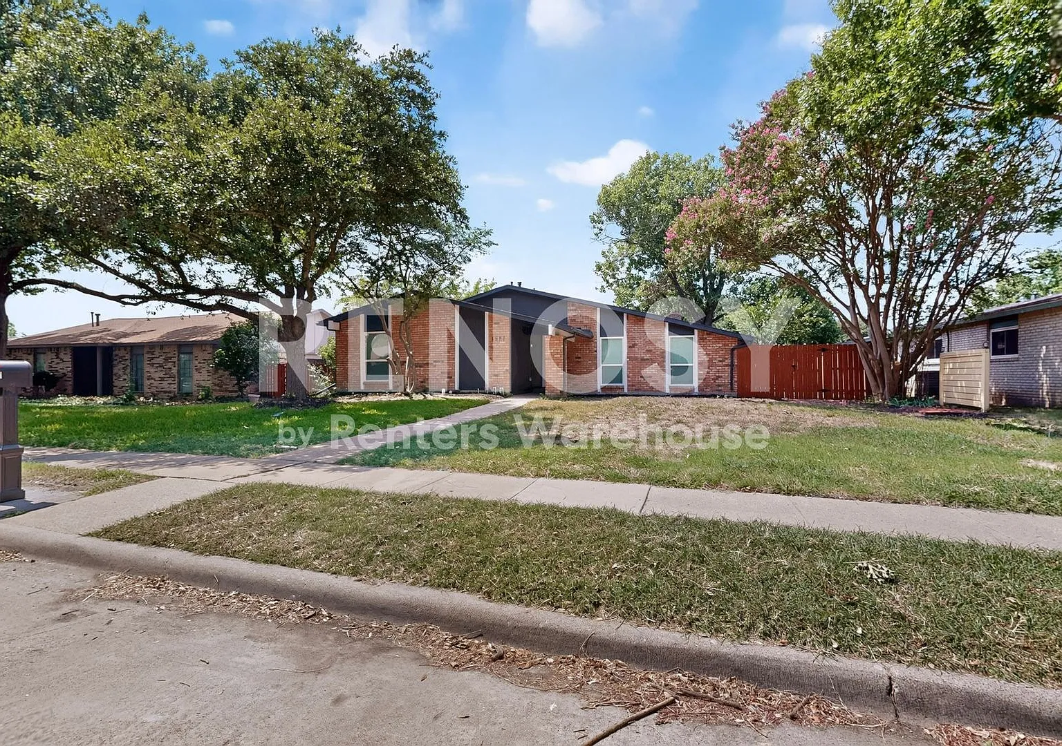 Plano Gem Ready To Be Your Home Rent Concession - 2nd Month Free — Photo 4