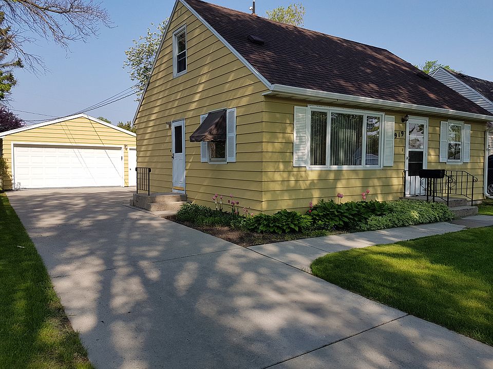 1st image of 919 15th St N