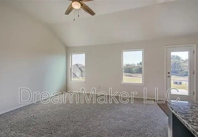 2405 S 28th Ter — Photo 6
