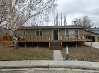 2140 N Dakota Ln, Green River, WY 82935