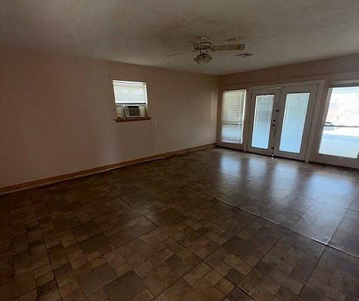 5th image of 96 River Point Dr