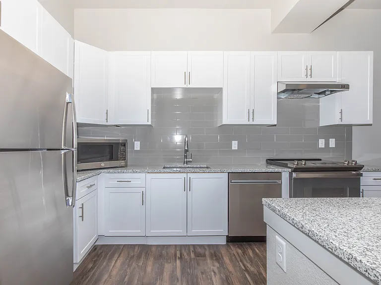 532 CO — Photo 17