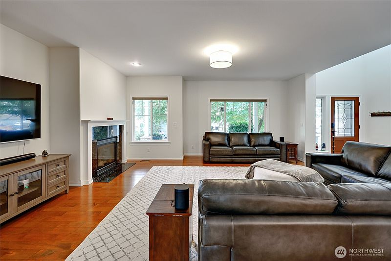 4th image of 2440 Alaska Avenue E